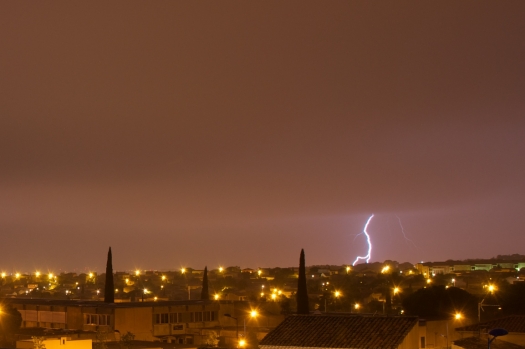 Un éclair s'abat sur Montpellier (6 octobre 2014)
